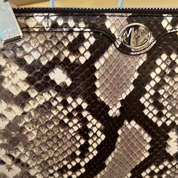 NWT Michael Kors Collection Reptile Print Wristlet/Clutch - Picture 3 of 6